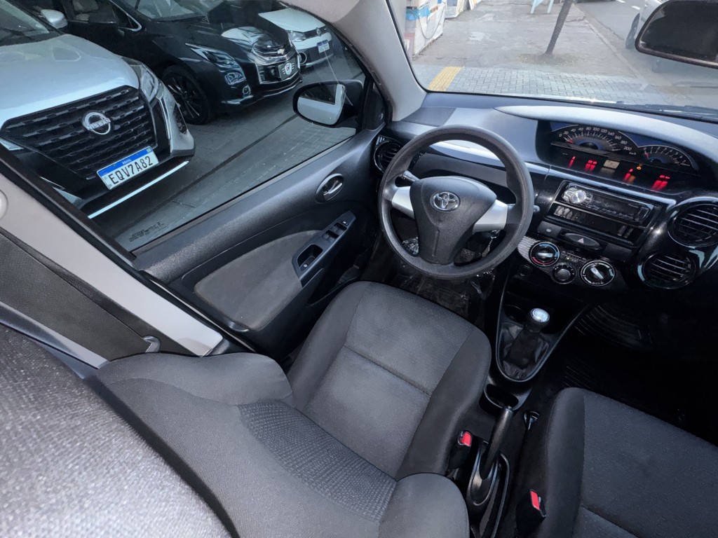 Toyota Etios E 97ae 74e - foto 12
