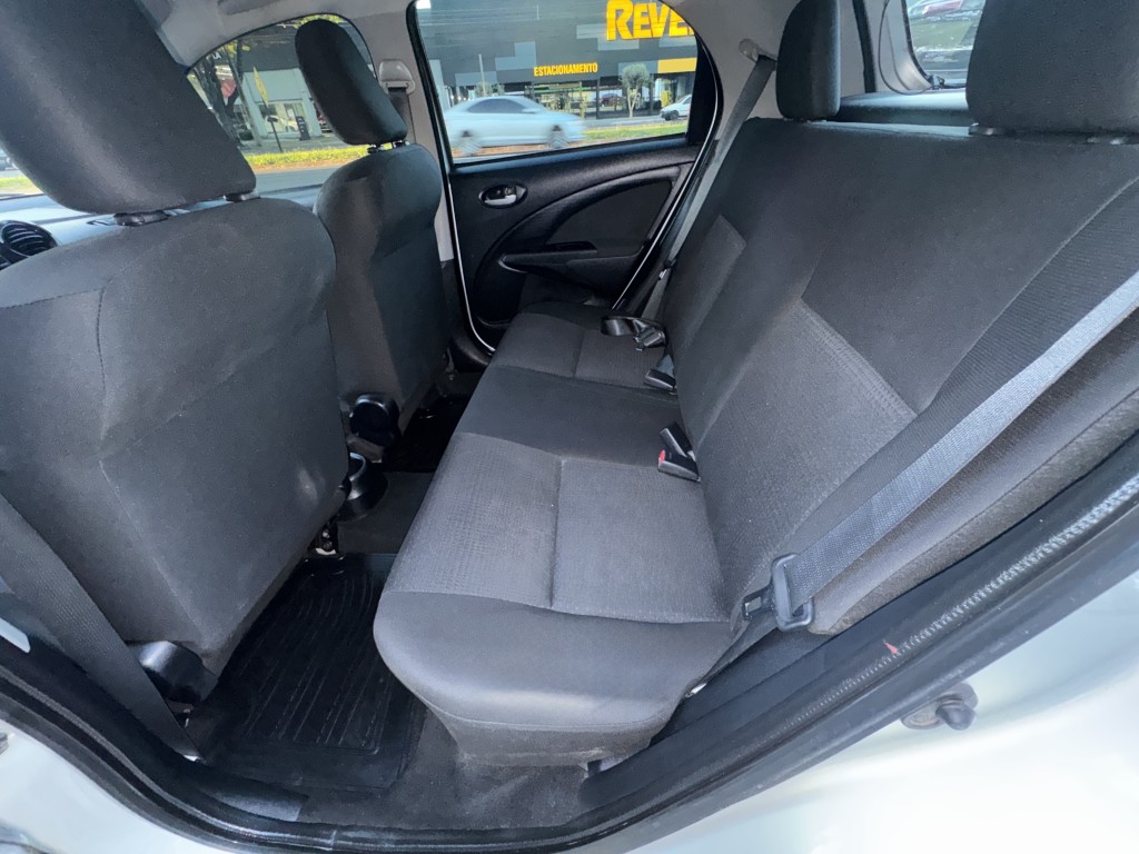 Toyota Etios E 97ae 74e - foto 16