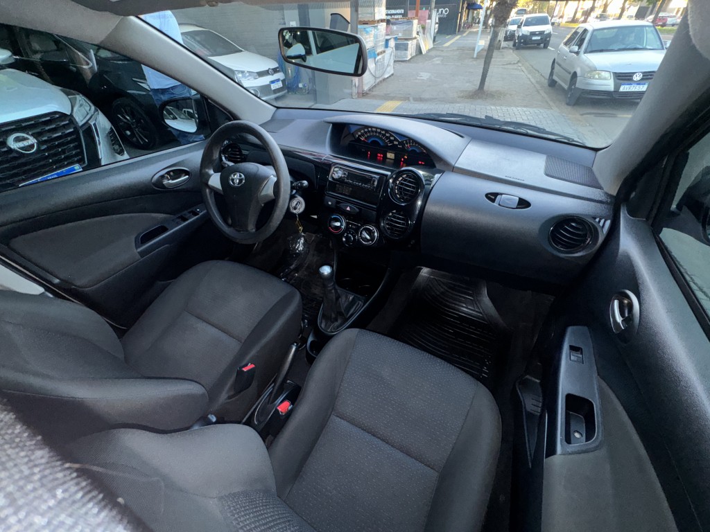Toyota Etios E 97ae 74e - foto 17