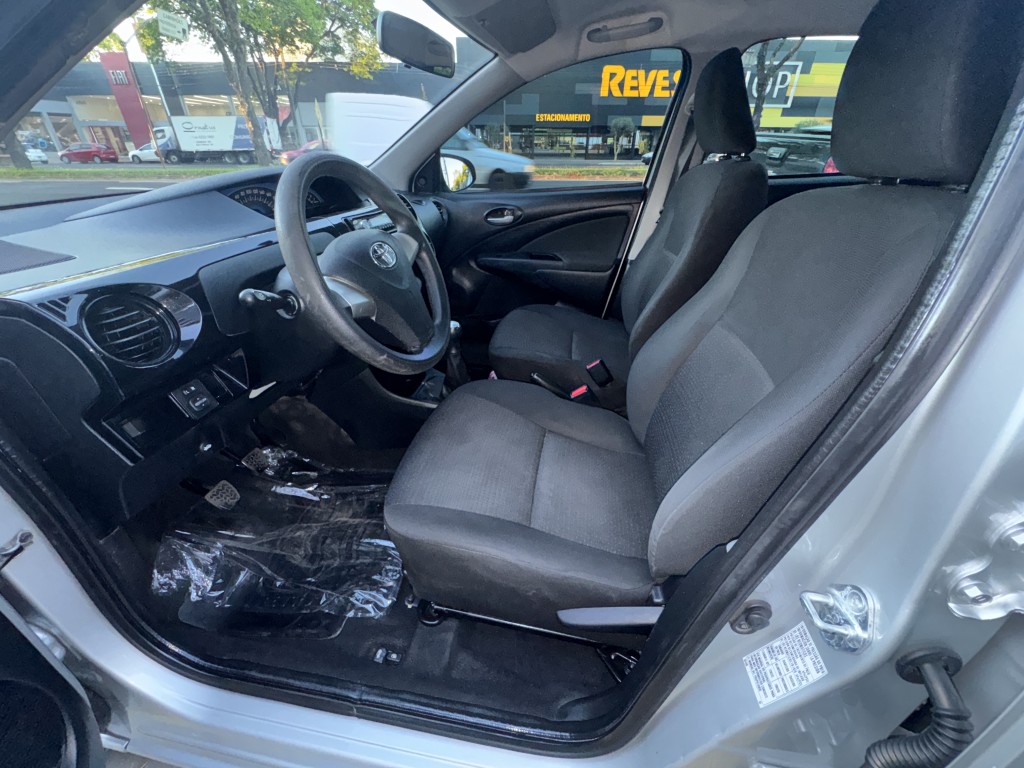 Toyota Etios E 97ae 74e - foto 18