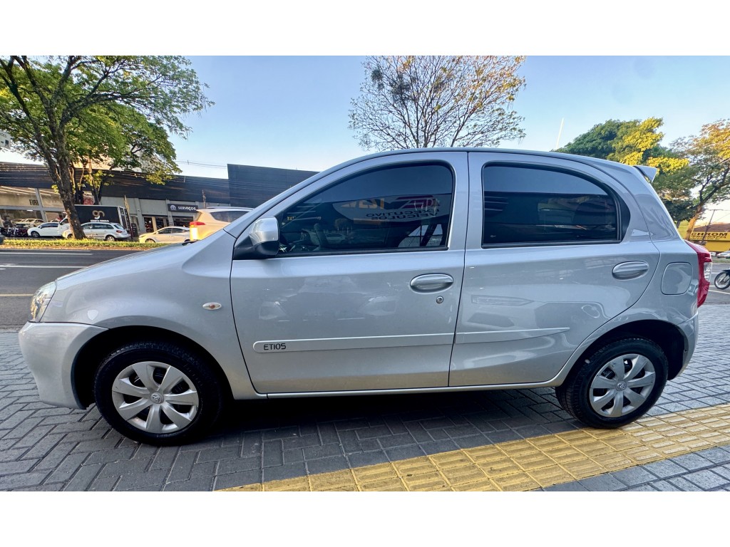 Toyota Etios E 97ae 74e - foto 5