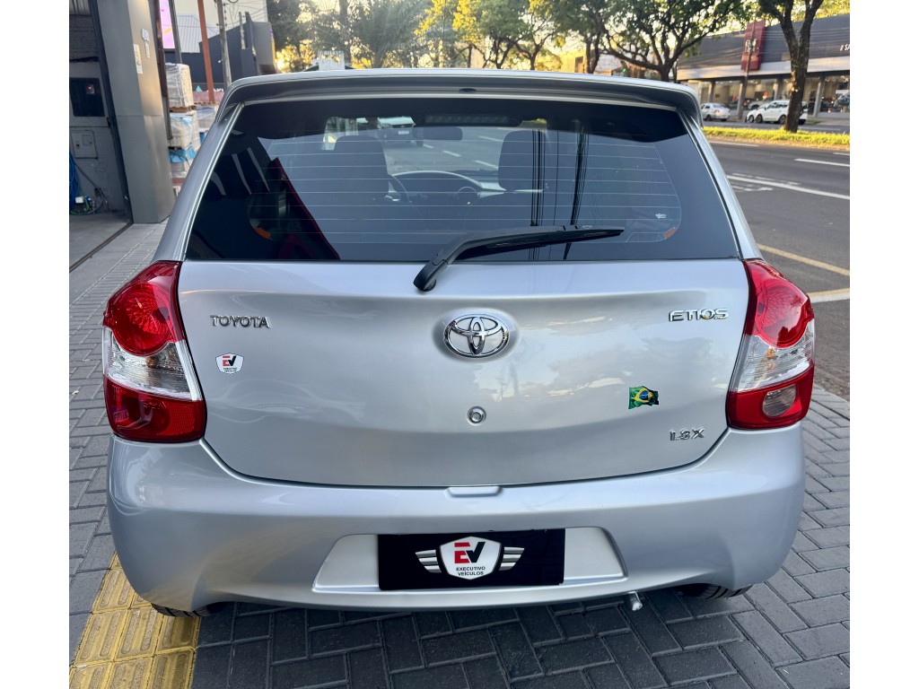 Toyota Etios E 97ae 74e - foto 7