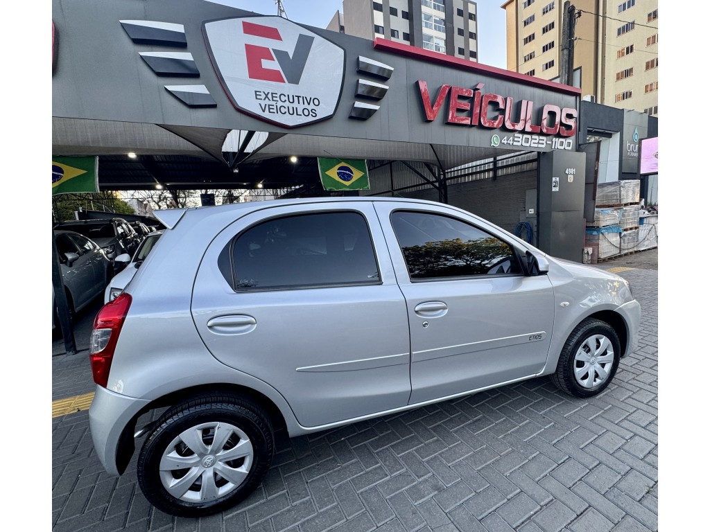 Toyota Etios E 97ae 74e - foto 9
