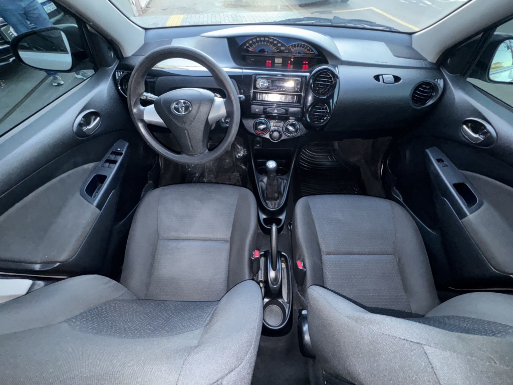 Toyota Etios E 97ae 74e - foto 10