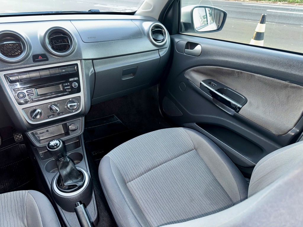 Volkswagen Voyage 08e 42b 51 - foto 13
