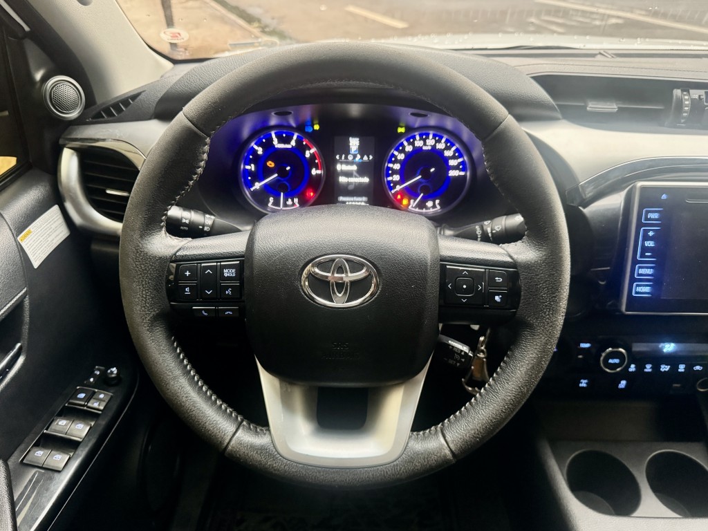 Toyota Hilux 14