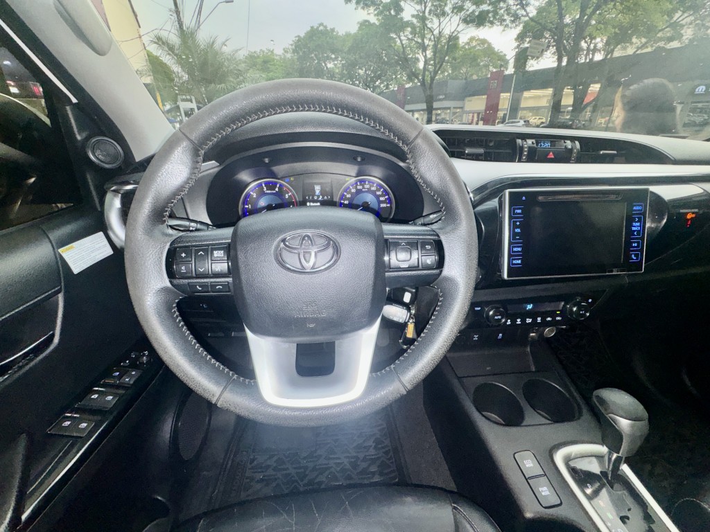 Toyota Hilux 15