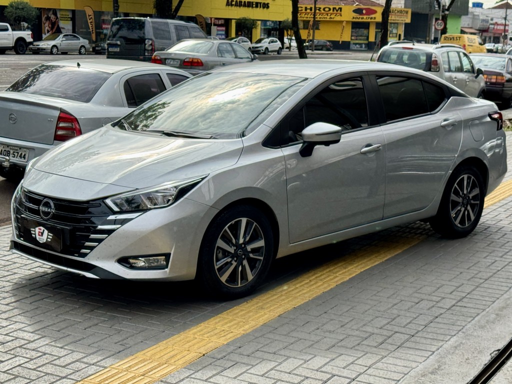 Nissan VERSA 4