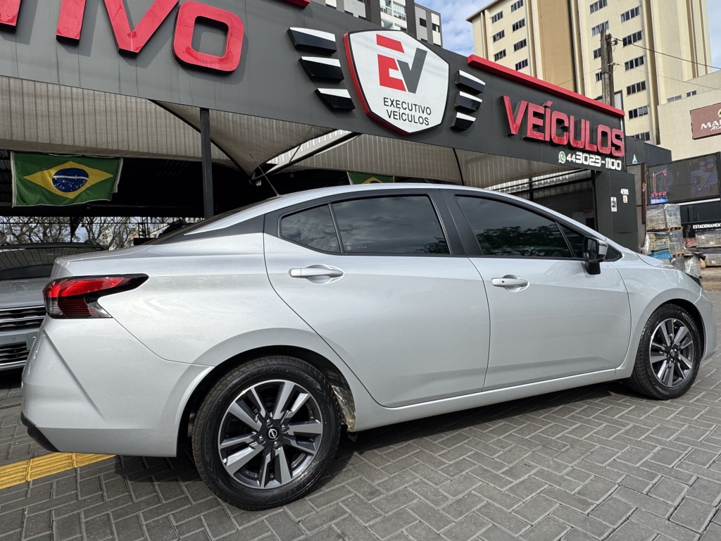 Nissan VERSA 9