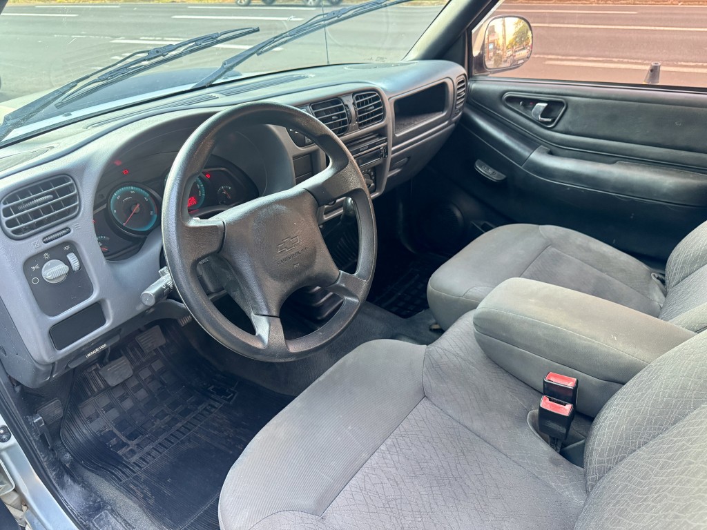 Chevrolet S10 12