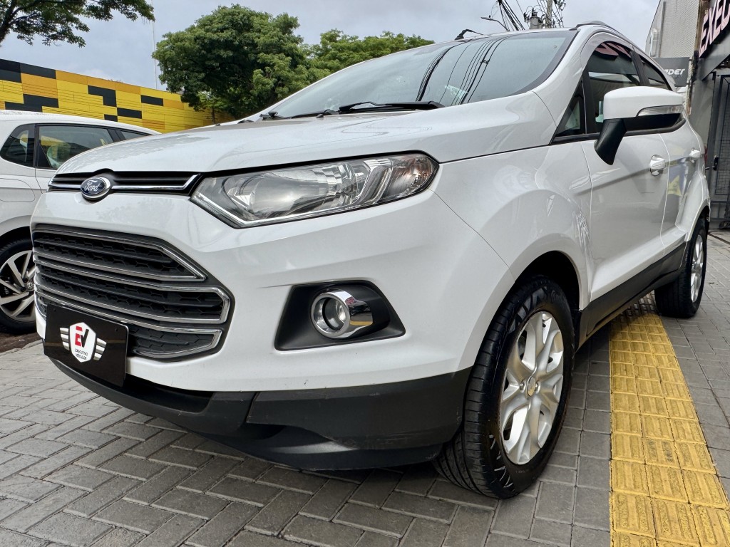 Ford EcoSport 4