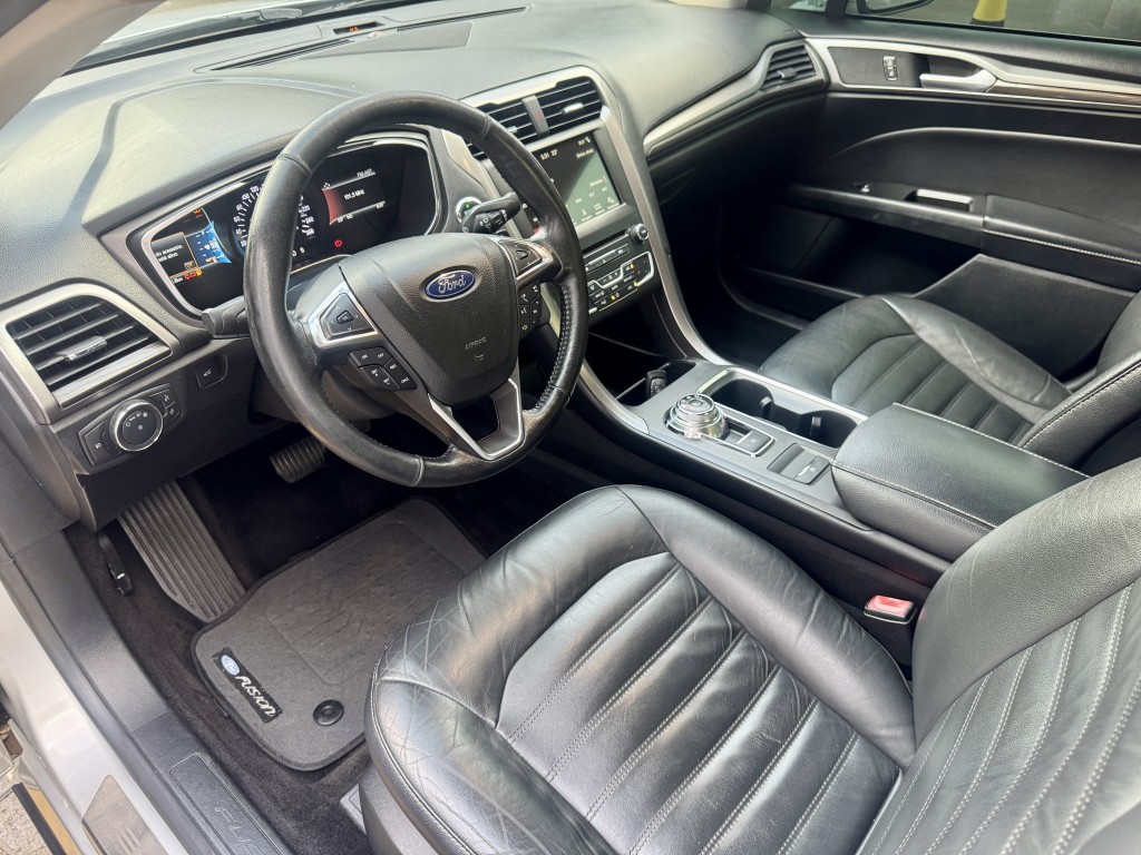 Ford Fusion 10